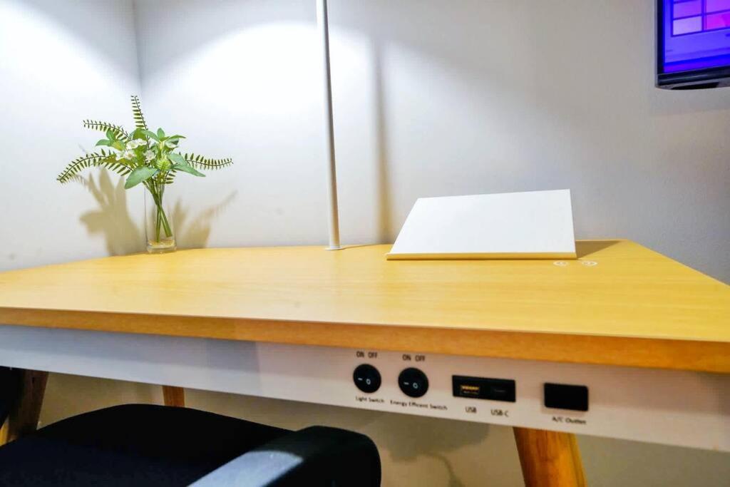 New Stylish Getaway- 5 Mil To Uptown/3 Smart Tvs! Appartement Charlotte Buitenkant foto