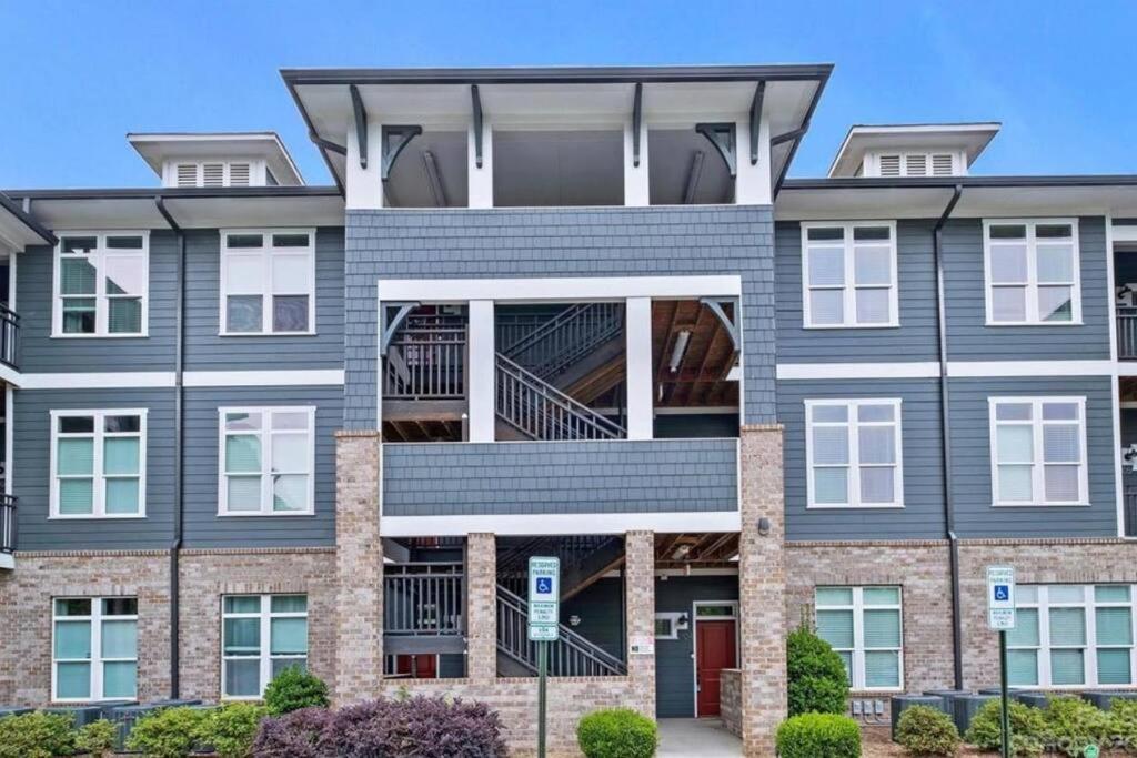 New Stylish Getaway- 5 Mil To Uptown/3 Smart Tvs! Appartement Charlotte Buitenkant foto