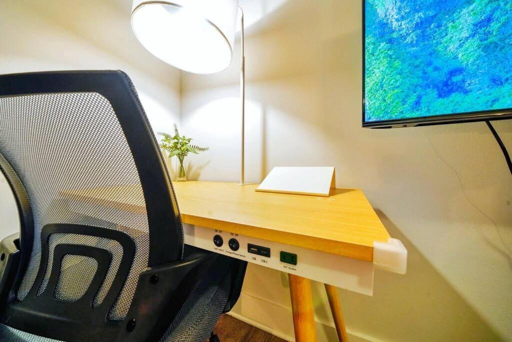New Stylish Getaway- 5 Mil To Uptown/3 Smart Tvs! Appartement Charlotte Buitenkant foto